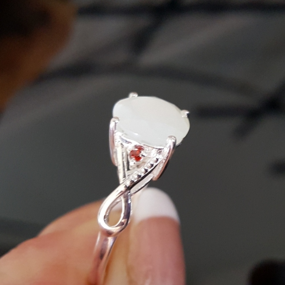 Sri Lankan Silver Moonstone - Picture 6 of 8
